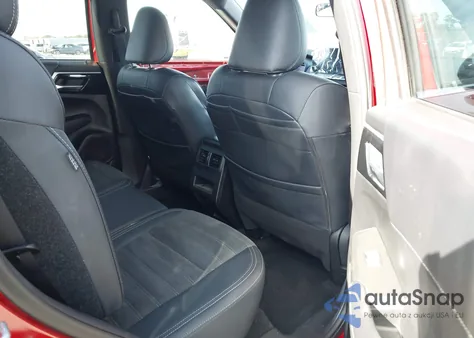 2024 Mitsubishi Outlander Se 2.5 2Wd/Se Black Edition S-Awc/Se Black Edition W/Pano Roof S-Awc from USA, damaged, VIN JA4J3VA81RZ084376